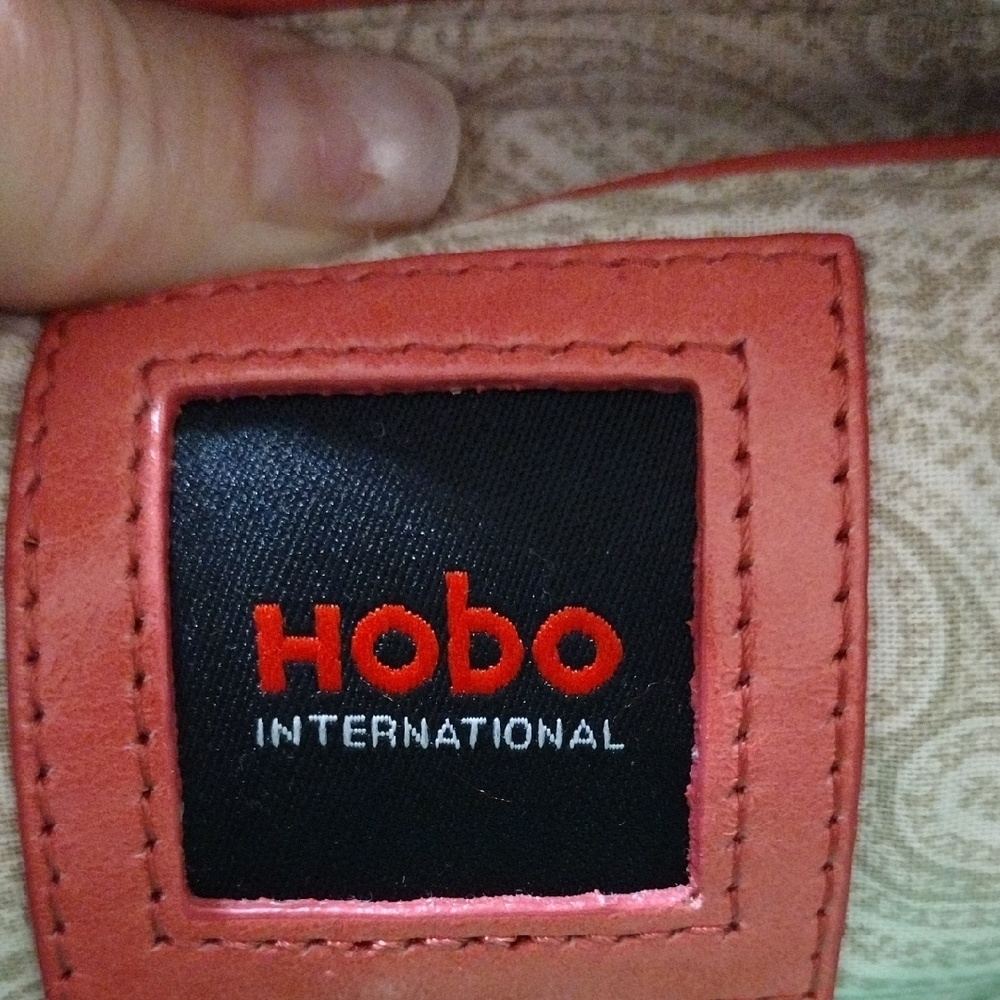 HOBO Pink Leather Hobo Bag with Curved Shape and Single Handle - Picture 2 of 14